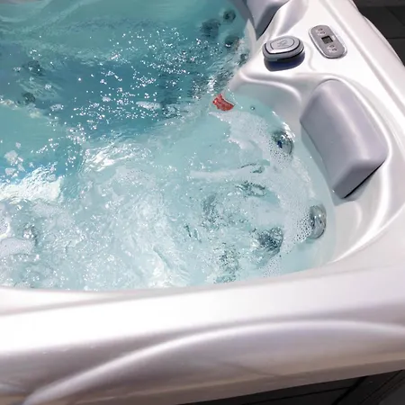 Flow-r Aparthotel 4*